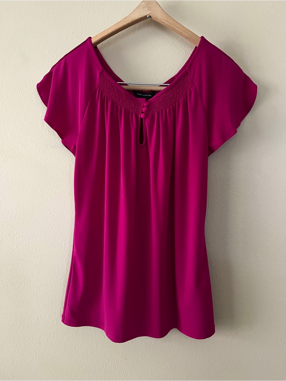The Limited Women's Magenta Button-Keyhole Flutter Sleeve Blouse Size Medium